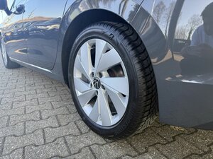 VW GOLF VIII 2.0 TDI Active +Ambiente+CarPlay+Navi+ 71.775 km 22.444 &euro; Meerbusch 40667