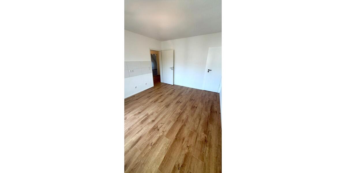 Dachgeschoßwohnung Düsseldorf Pempelfort - 3 Zimmer, 83 m&sup2;, 1.850&euro; | Angebot:26652898