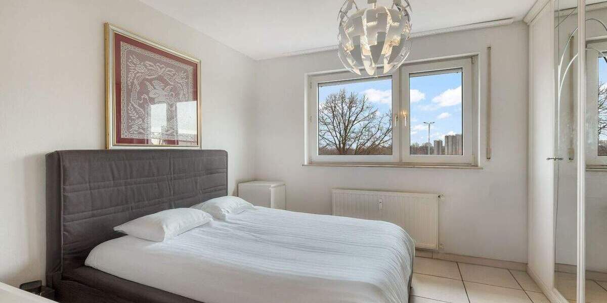 Etagenwohnung Köln Niehl - 3 Zimmer, 83 m&sup2;, 325.000&euro; | Angebot:25686961