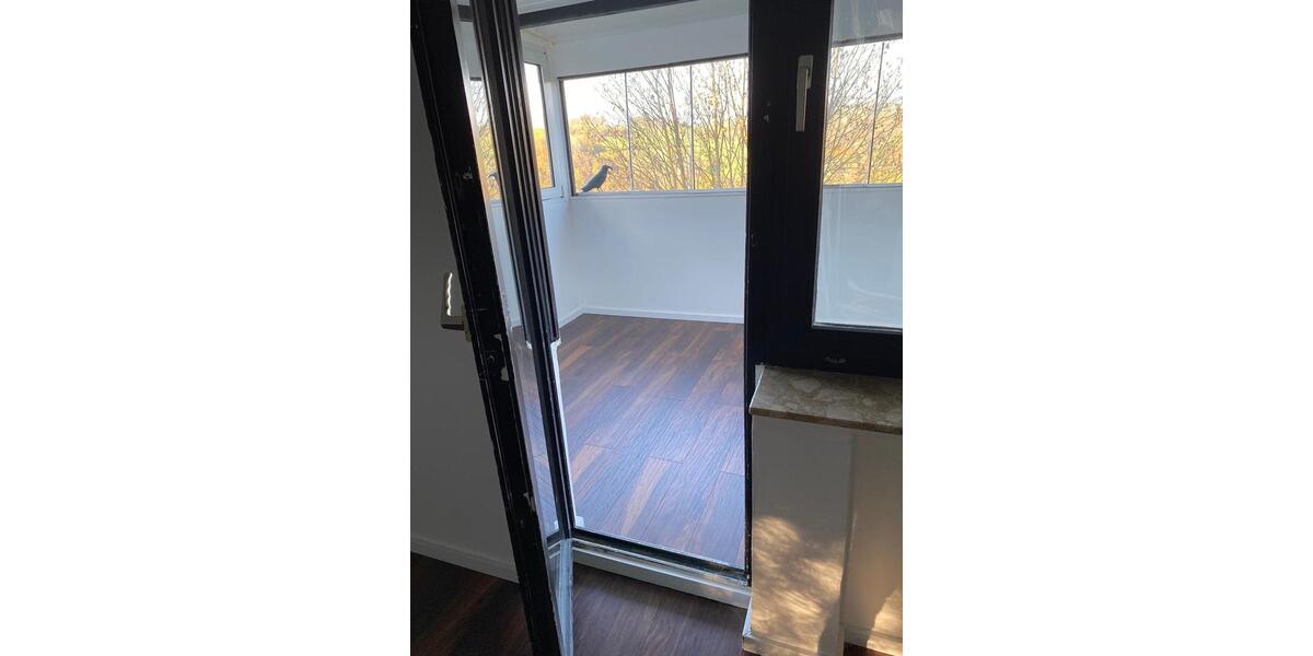 Etagenwohnung Köln Mülheim - 4 Zimmer, 120 m&sup2;, 1.300&euro; | Angebot:25630401