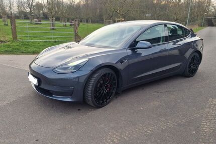 Tesla Model 3 66.000 km 28.900 &euro; Neuss 41472