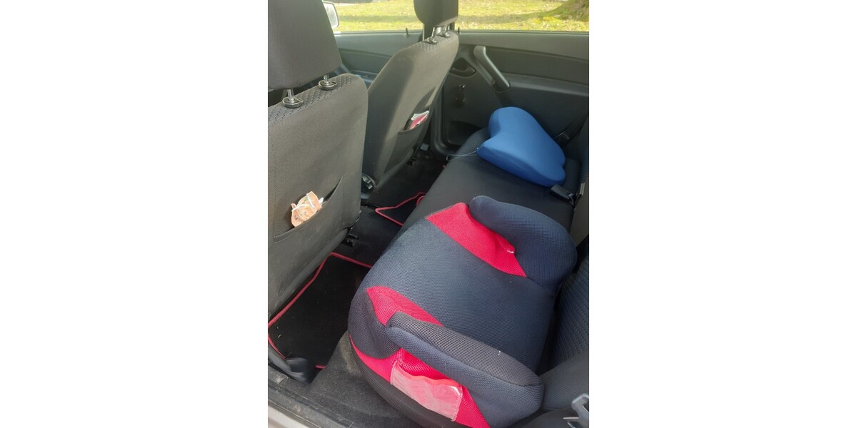 Lada Granta 140.335 km 2.200 &euro; Köln 50667