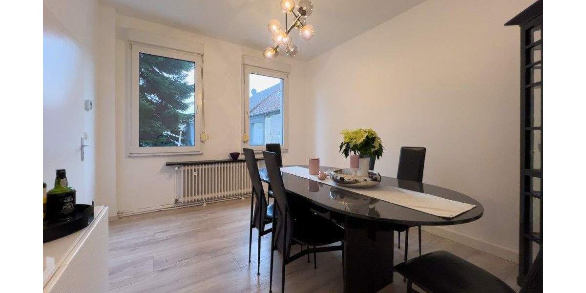 Reihenmittelhaus Solingen Höhscheid - 6 Zimmer, 145 m&sup2;, 319.000&euro; | Angebot:25779467