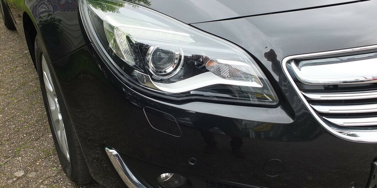 Opel Insignia EDITION NAVI PARKPILOT/KAMERA 17 Zoll LMF 96.093 km 10.798 &euro; Köln 50858