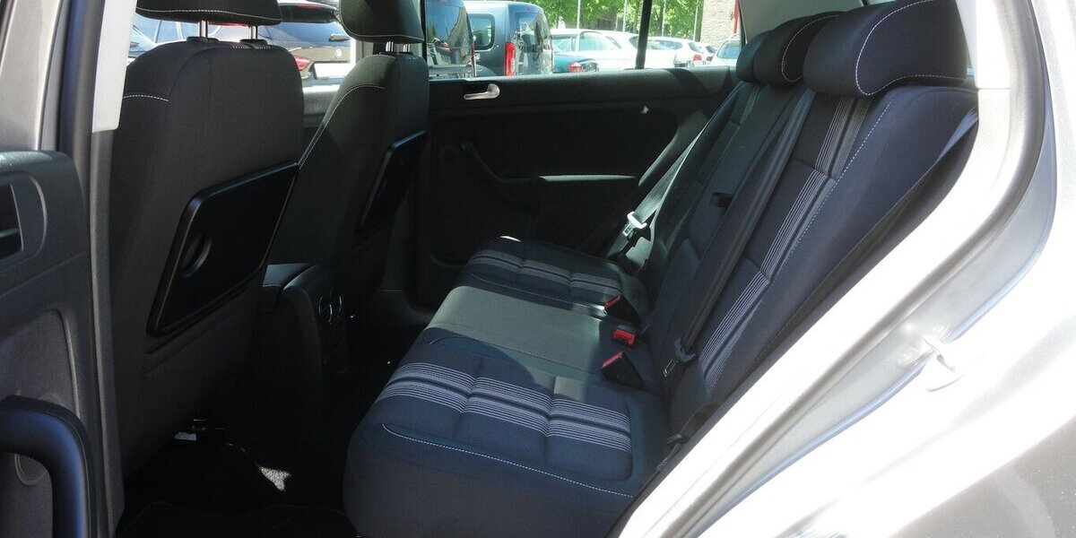 VW Golf Plus Match DSG,Klimatr.SHZ PDC G-S-Dach 58.000 km 10.950 &euro; Neuss 41462
