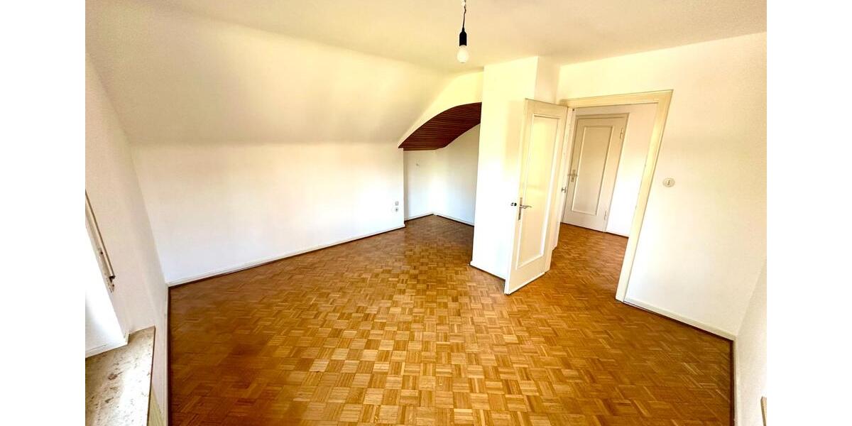 Etagenwohnung Köln Mülheim - 3 Zimmer, 100 m&sup2;, 1.100&euro; | Angebot:25590253