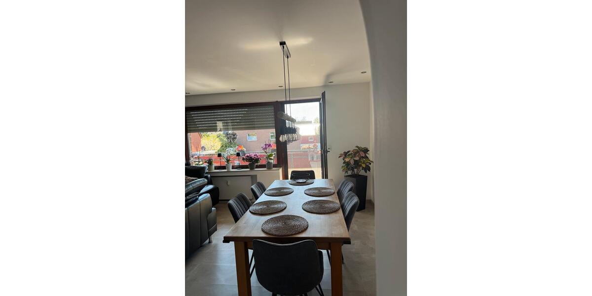 Etagenwohnung Köln Chorweiler - 3.5 Zimmer, 80 m&sup2;, 360.000&euro; | Angebot:26040242