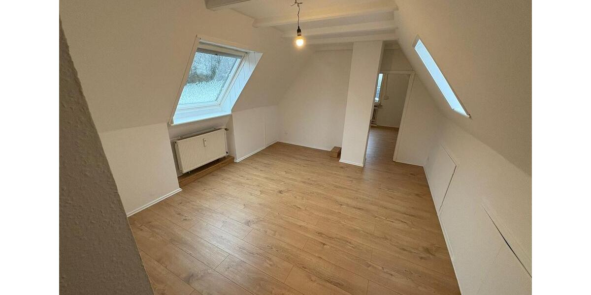 Dachgeschoßwohnung Leverkusen Bergisch Neukirchen - 2.5 Zimmer, 50 m&sup2;, 550&euro; | Angebot:26423991