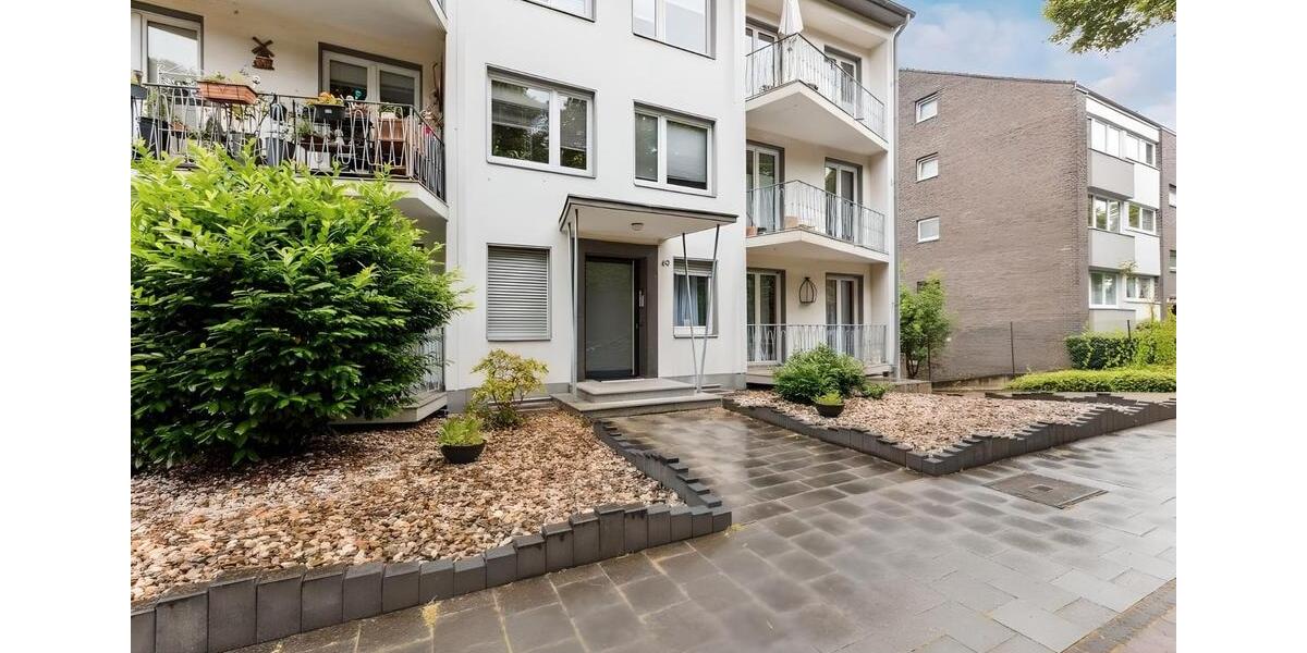 Dachgeschoßwohnung Düsseldorf Stadtbezirk 6 - 2.5 Zimmer, 64 m&sup2;, 1.500&euro; | Angebot:26003661