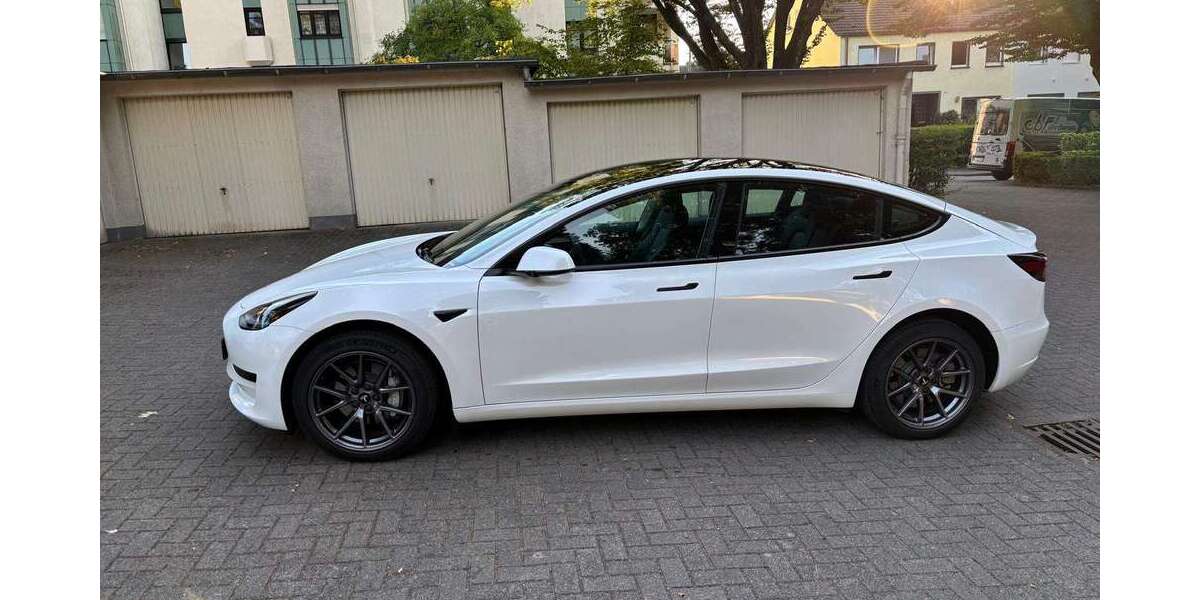 Tesla Model 3 41.000 km 31.900 &euro; Solingen, Klingenstadt 42653