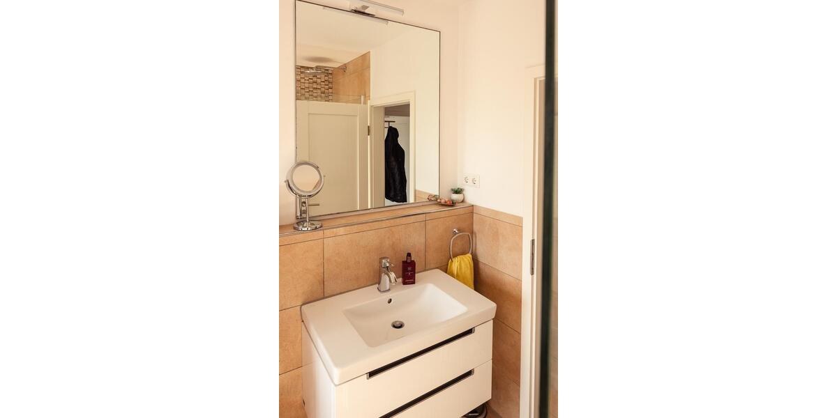 Etagenwohnung Düsseldorf Düsseltal - 2 Zimmer, 70 m&sup2;, 1.499&euro; | Angebot:26679382
