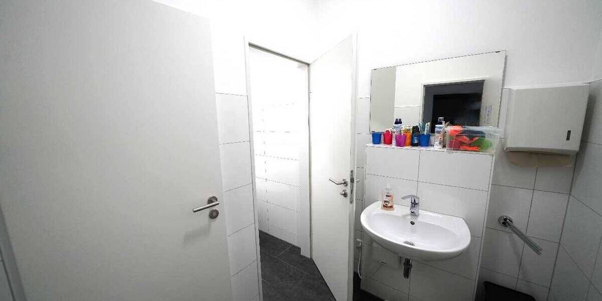 Gewerbeobjekt Ratingen Lintorf - 1 Zimmer, 641 m&sup2;, 5.128&euro; | Angebot:25727912