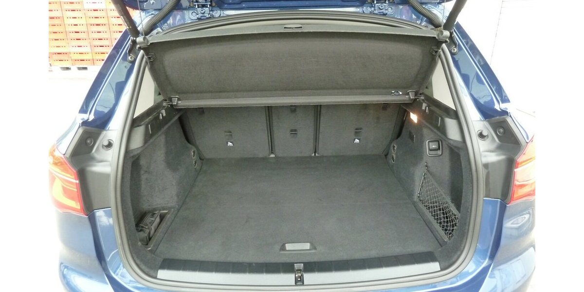 BMW X1 25e X drive Steptronic Navi Head up E-Sitze 154.000 km 16.900 &euro; Ratingen 40885