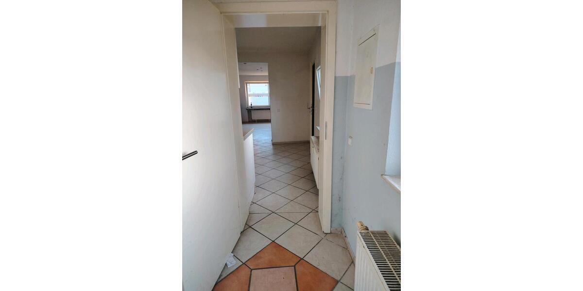 Erdgeschoßwohnung Elsdorf - 4 Zimmer, 135 m&sup2;, 1.750&euro; | Angebot:26030057