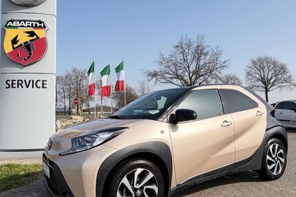 Toyota Aygo (X) 27.300 km 13.999 &euro; Grevenbroich 41515