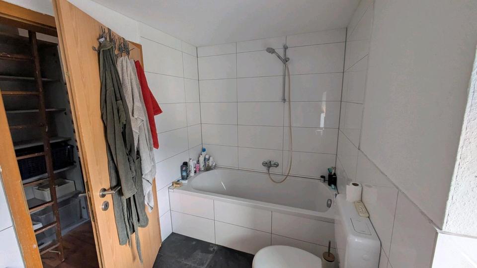 Dachgeschoßwohnung Köln Chorweiler - 3 Zimmer, 80 m&sup2;, 1.050&euro; | Angebot:25755810