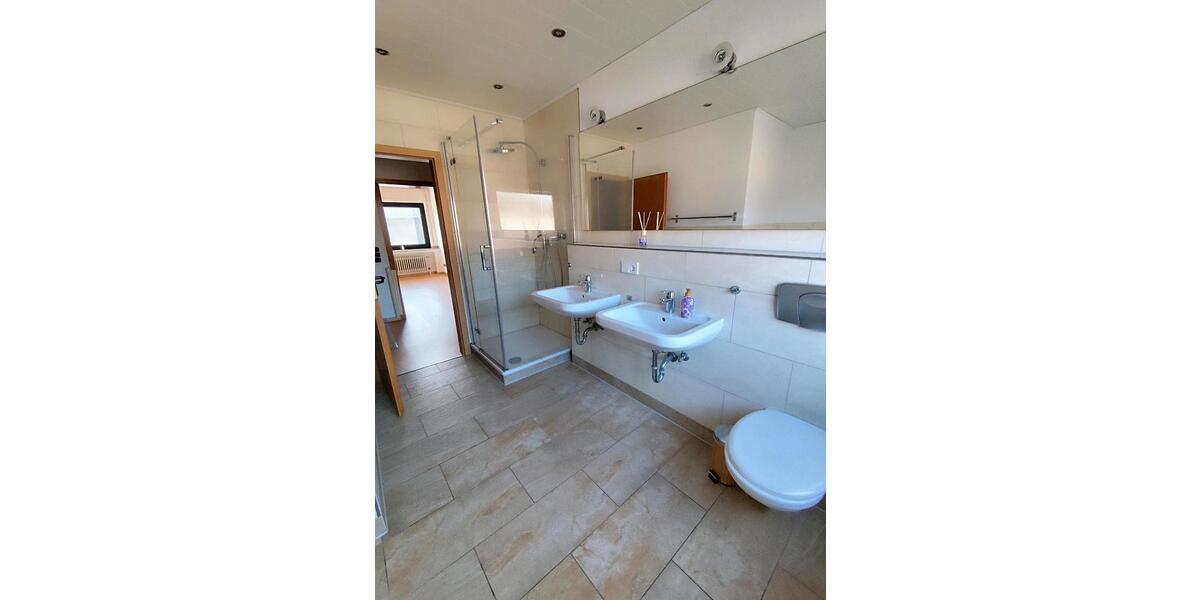 Reihenhaus Meerbusch - 4 Zimmer, 130 m&sup2;, 1.850&euro; | Angebot:24983748