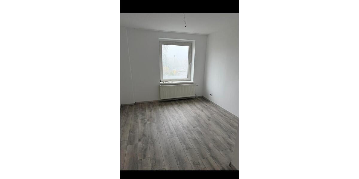 Erdgeschoßwohnung Solingen - 4 Zimmer, 88 m&sup2;, 1.364&euro; | Angebot:25654712