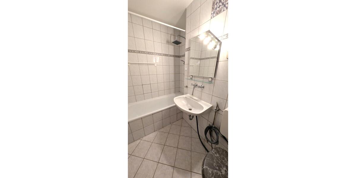 Etagenwohnung Ratingen Tiefenbroich - 2 Zimmer, 64 m&sup2;, 1.060&euro; | Angebot:26644888