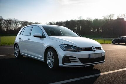 VW Golf 90.000 km 19.800 &euro; Köln 50859