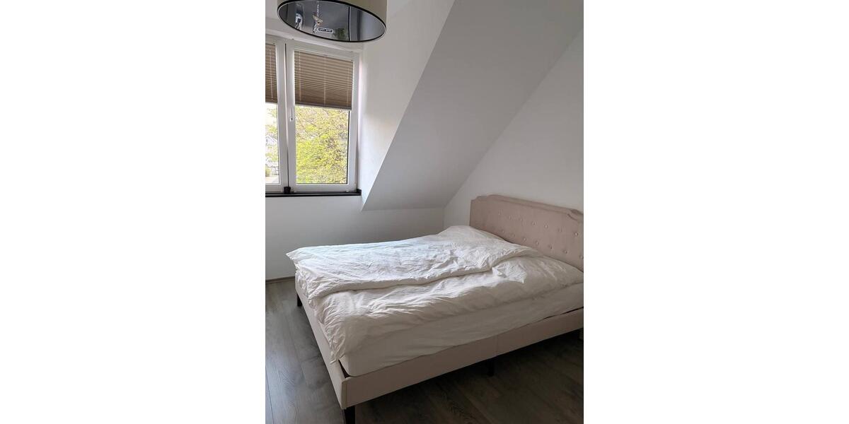 Dachgeschoßwohnung Düsseldorf Stadtbezirk 3 - 2 Zimmer, 64 m&sup2;, 1.400&euro; | Angebot:26644914