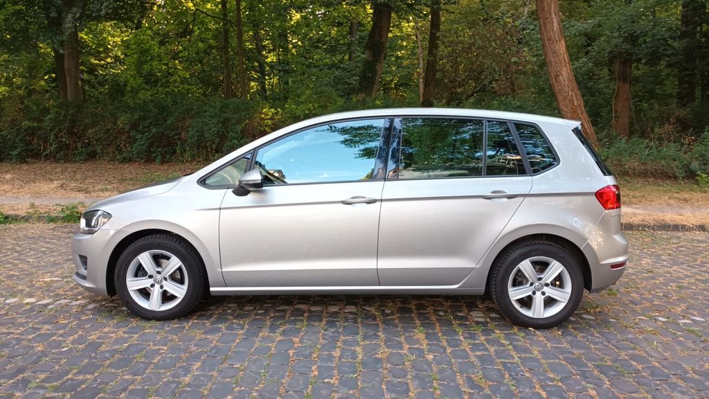 VW Golf Sportsvan 67.800 km 11.200 &euro; Köln 50935