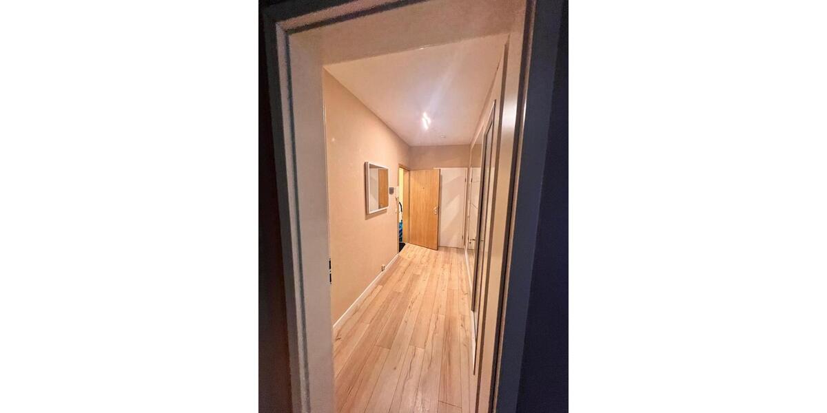 Etagenwohnung Solingen Aufderhöhe - 3 Zimmer, 100 m&sup2;, 1.250&euro; | Angebot:25404214