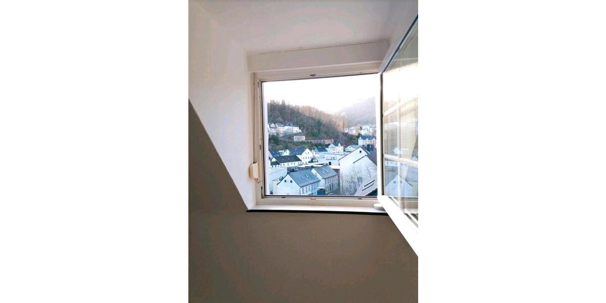 Dachgeschoßwohnung Köln Mülheim - 3 Zimmer, 62 m&sup2;, 375&euro; | Angebot:25162088