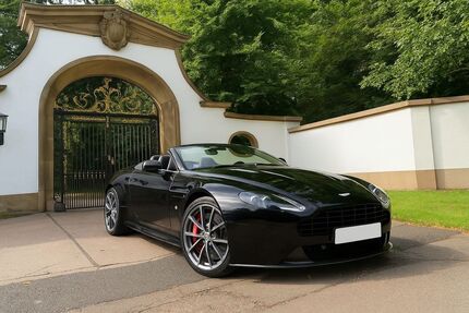 Aston Martin V8 Vantage 27.252 km 89.595 &euro; Köln 51107