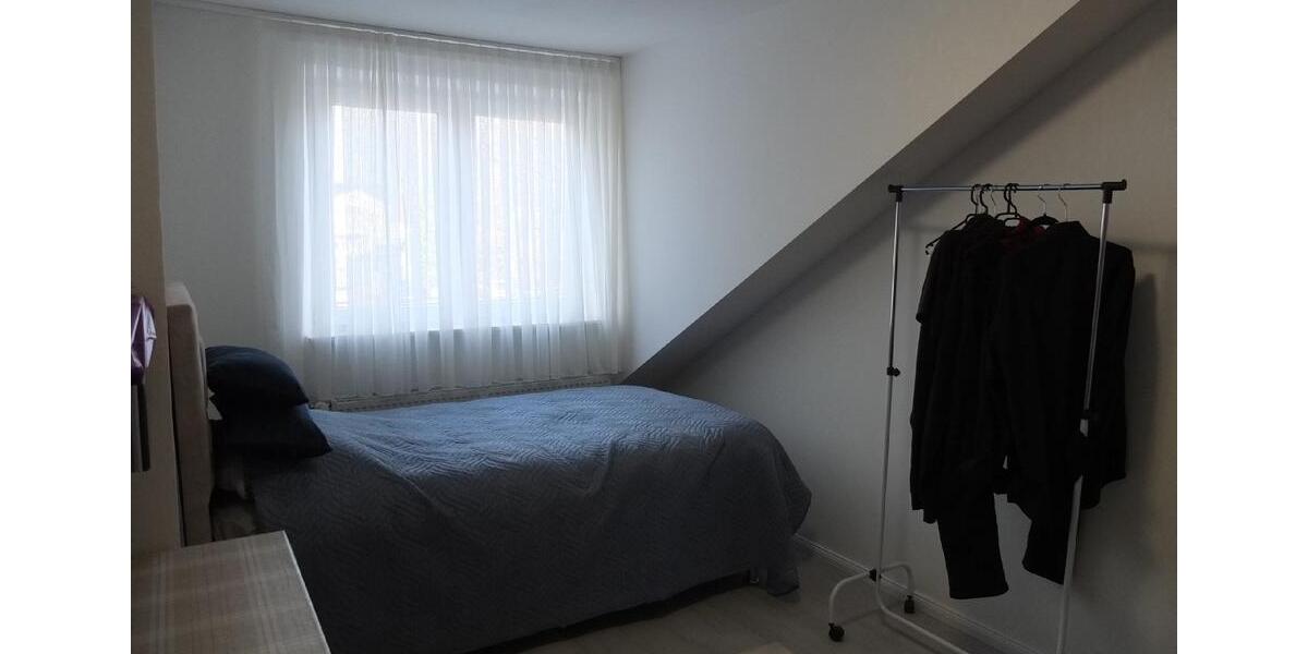 Dachgeschoßwohnung Solingen Central - 3 Zimmer, 70 m&sup2;, 630&euro; | Angebot:25539384