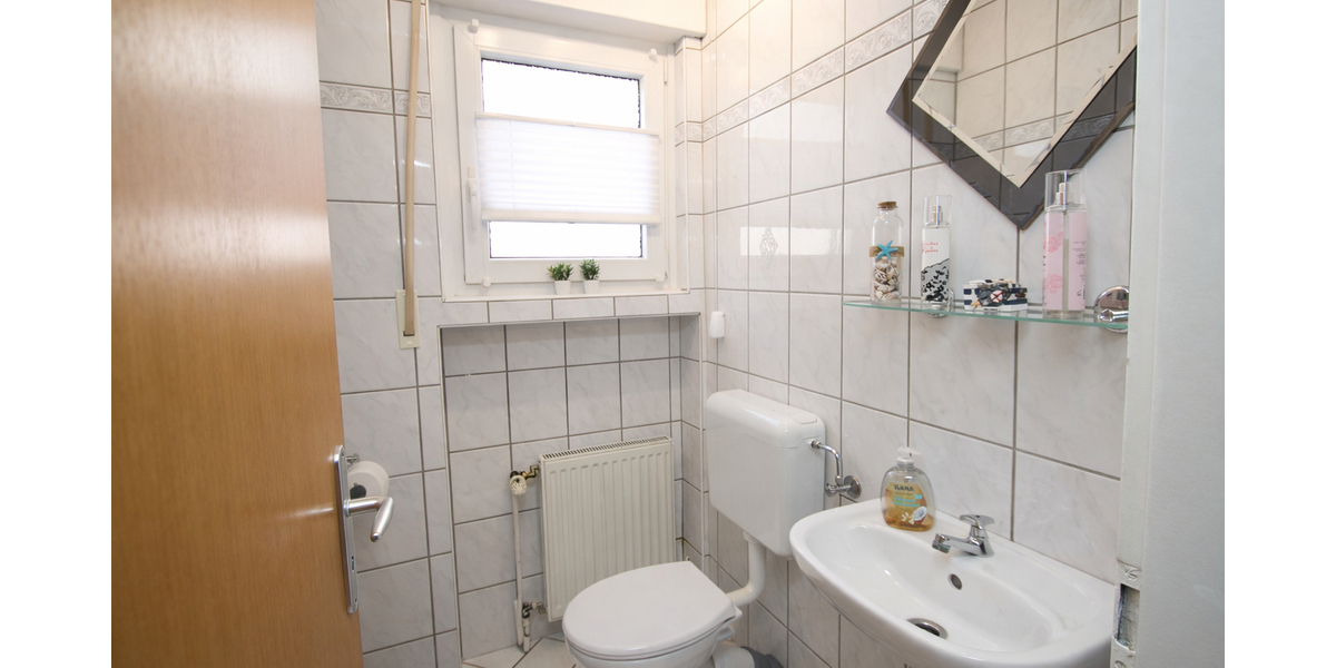 Mit 3D: Mehrfamilienhaus 4 Einheiten (2 Wg. frei) + 4 Garagen – Potenzial bis ca. 40.000 EUR p.a. - Mehrfamilienhaus, Wohnhaus Brühl | Angebot:26001821