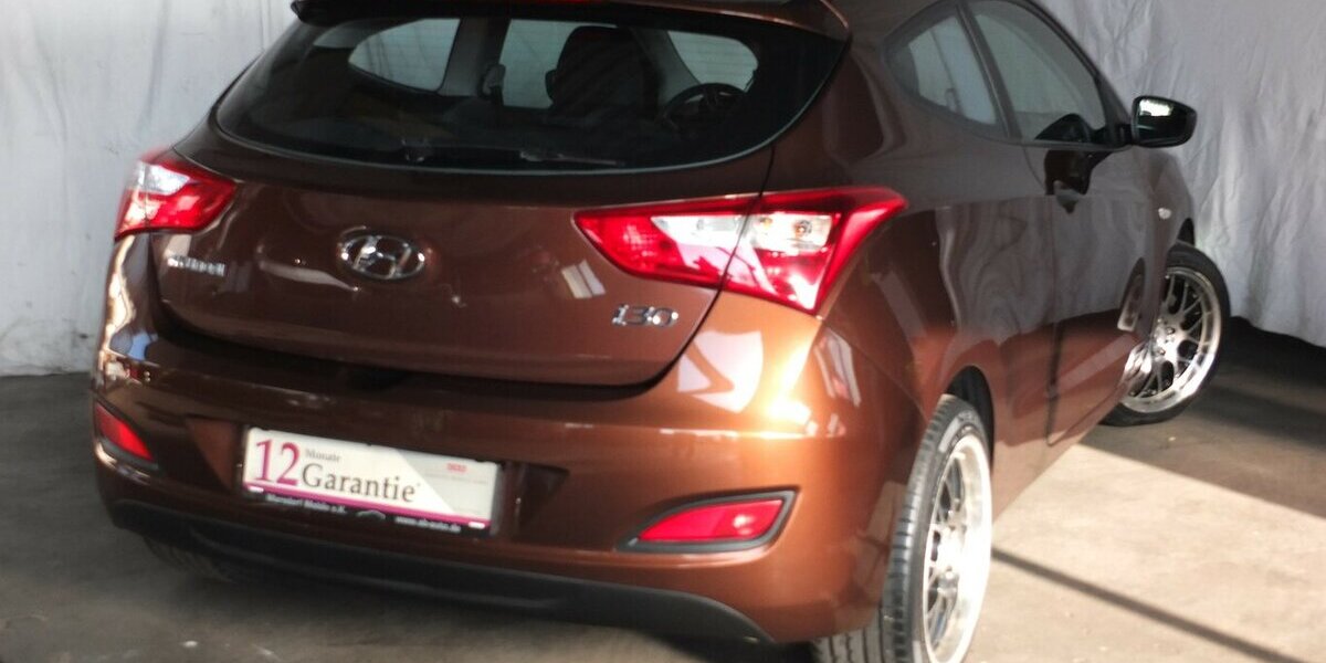 Hyundai i30 KLIMAAUTOMATIK SPORT LMF/BREITREIFEN 117.877 km 6.998 &euro; Köln 50858