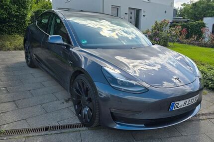 Tesla Model 3 31.772 km 32.000 &euro; Leichlingen 42799