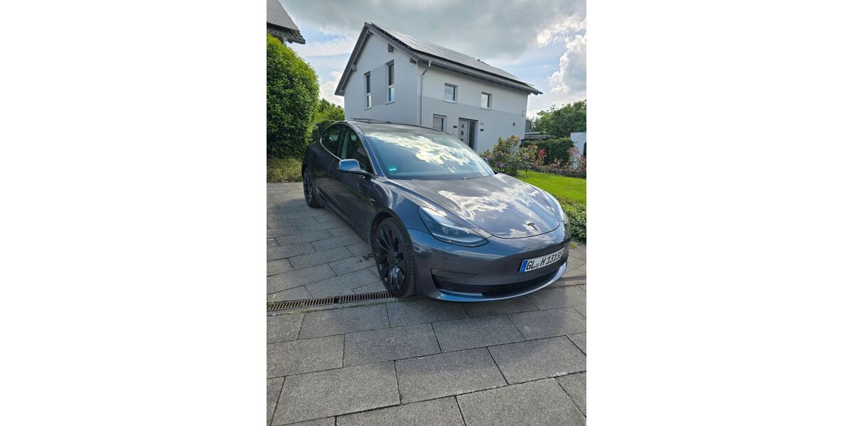 Tesla Model 3 31.772 km 32.000 &euro; Leichlingen 42799