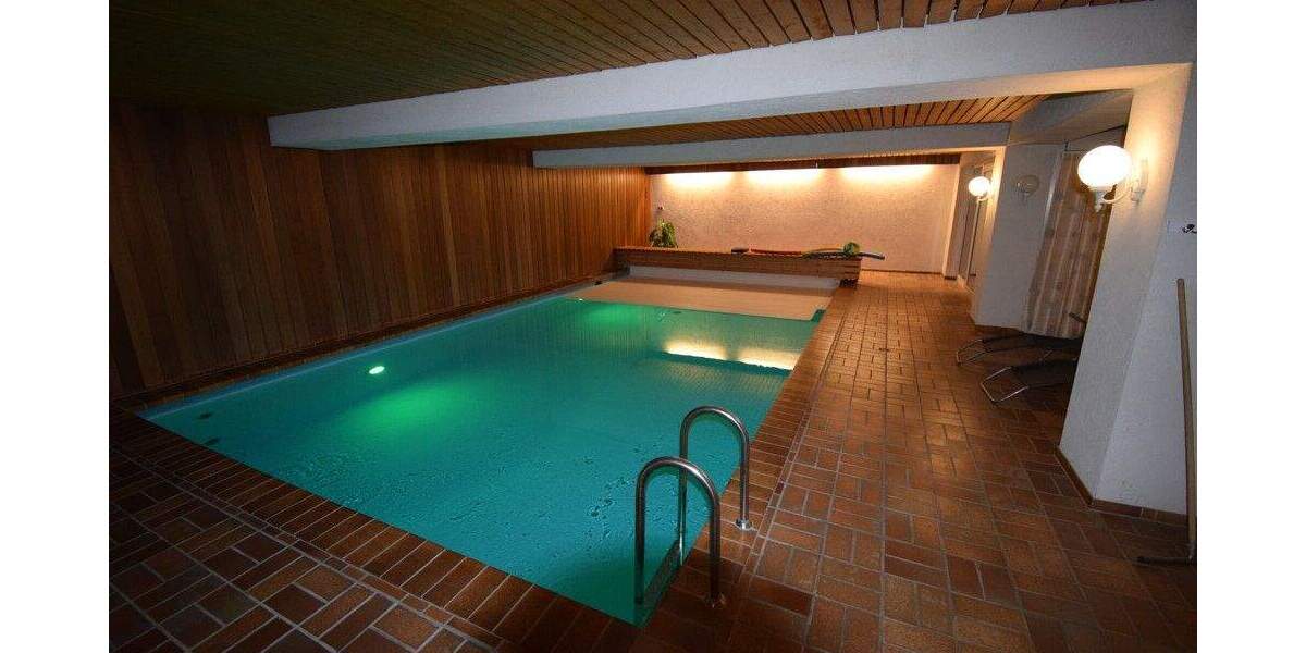 Möchten Sie nach Ihrem Feierabend im hauseigenen Pool und in der Sauna entspannen? - Etagenwohnung Bergisch Gladbach Gladbach | Angebot:25214408