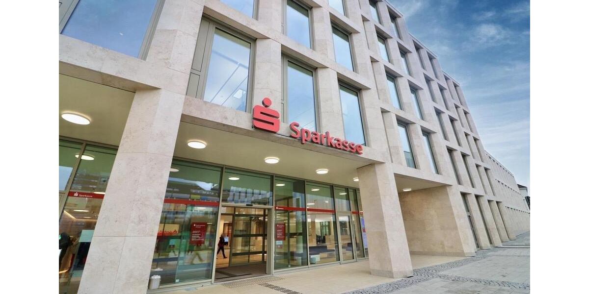 Etagenwohnung Solingen - 2 Zimmer, 106 m&sup2;, 1.365&euro; | Angebot:24850963