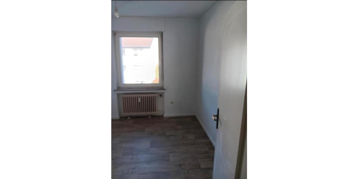 Dachgeschoßwohnung Remscheid - 3 Zimmer, 57 m&sup2;, 400&euro; | Angebot:26028930