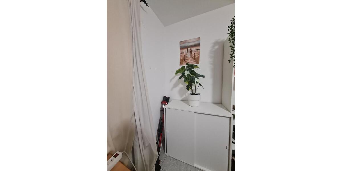 Etagenwohnung Köln Lindenthal - 1 Zimmer, 20 m&sup2;, 305&euro; | Angebot:26695579