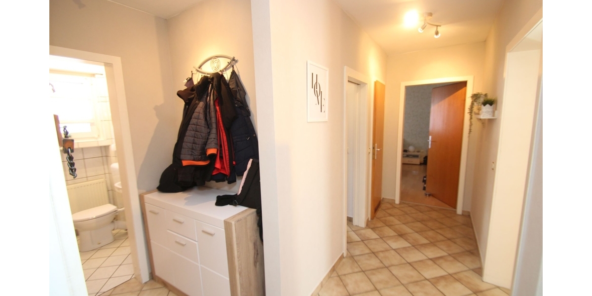 Mit 3D: Mehrfamilienhaus 4 Einheiten (2 Wg. frei) + 4 Garagen – Potenzial bis ca. 40.000 EUR p.a. - Mehrfamilienhaus, Wohnhaus Brühl | Angebot:26001821