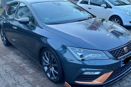 Seat Leon 66.000 km 23.000 &euro; Düsseldorf 40625