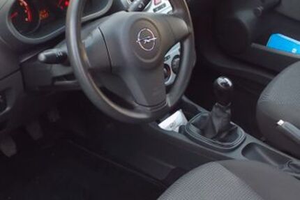 Opel Corsa 63.266 km 4.500 &euro; Köln 51109
