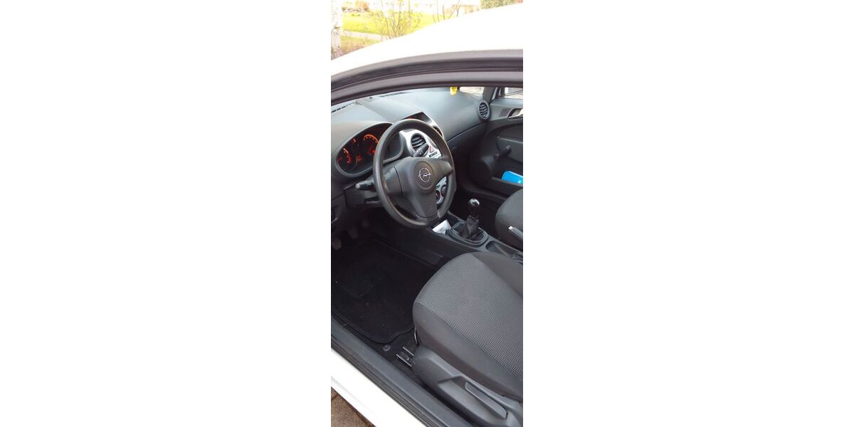 Opel Corsa 65.266 km 4.300 &euro; Köln 51109