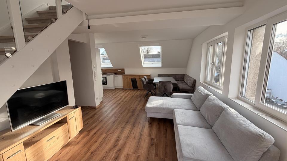 Maisonettenwohnung Düsseldorf Stadtbezirk 8 - 5 Zimmer, 95 m&sup2;, 2.800&euro; | Angebot:24600357