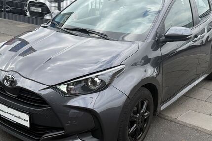Toyota Yaris 99.981 km 12.190 &euro; Köln 51065