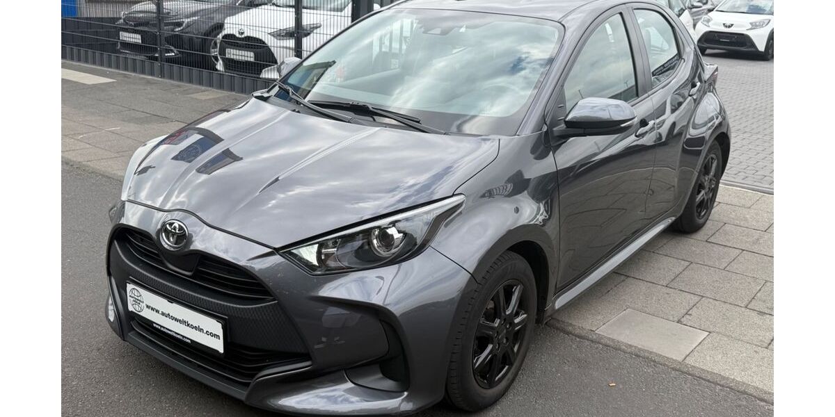Toyota Yaris 99.981 km 12.190 &euro; Köln 51065