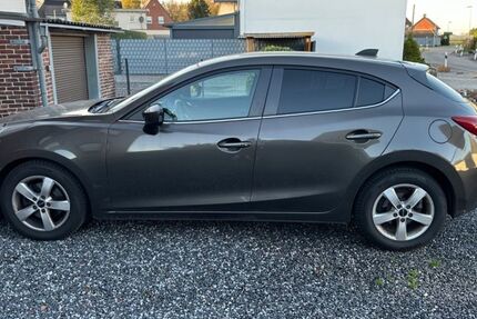 Mazda 3 88.000 km 9.500 &euro; Köln 51103