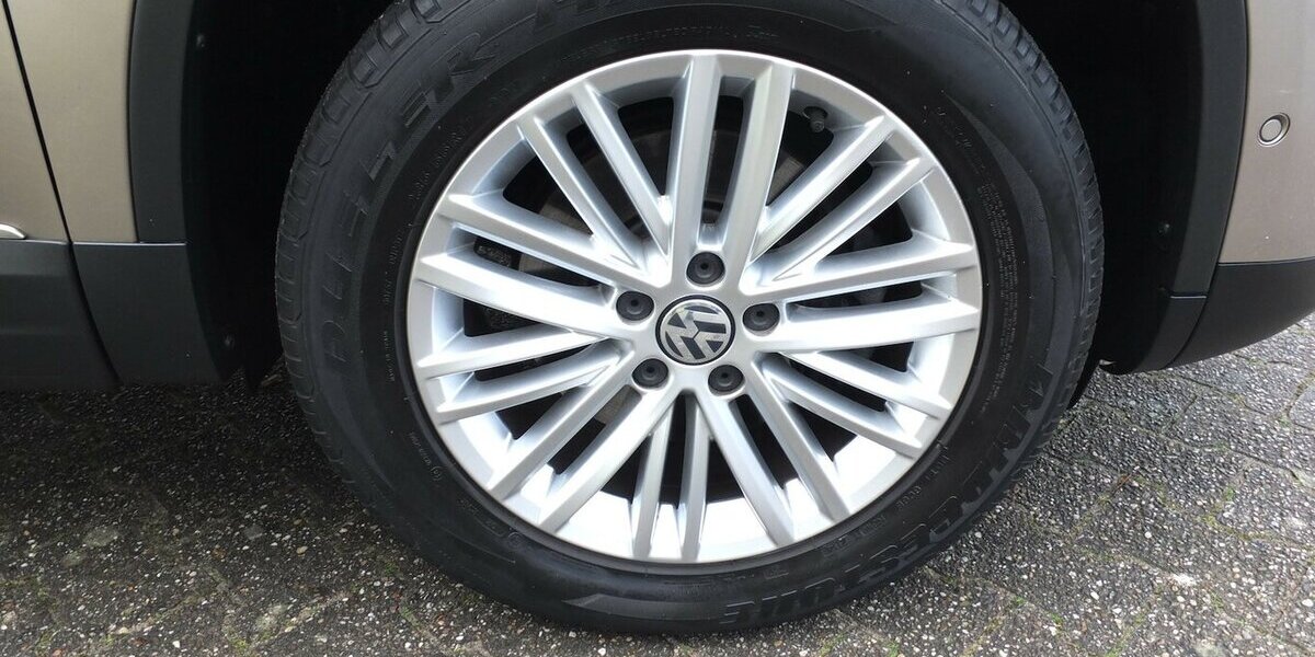 VW Tiguan CUP SPORTSTYLE BMT NAVI PARKPILOT TEMPOMAT 87.859 km 11.900 &euro; Köln 50858