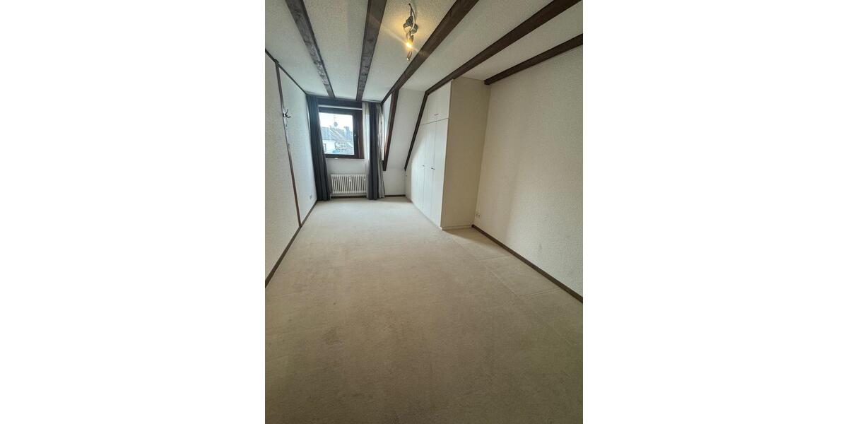 Dachgeschoßwohnung Düsseldorf Pempelfort - 3 Zimmer, 122 m&sup2;, 2.074&euro; | Angebot:25219719