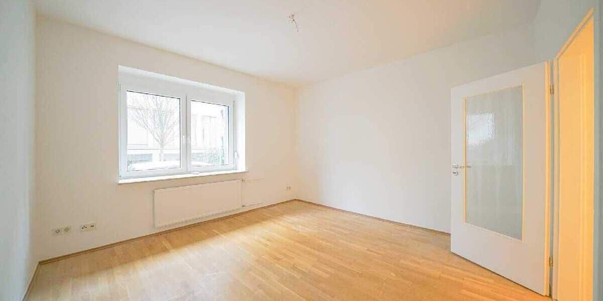 Etagenwohnung Düsseldorf Rath - 2 Zimmer, 48 m&sup2;, 570&euro; | Angebot:26015396