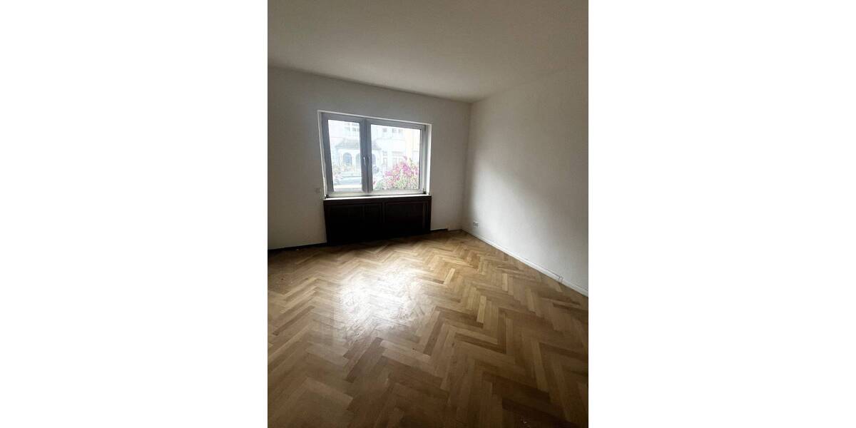 Etagenwohnung Düsseldorf Wersten - 4 Zimmer, 127 m&sup2;, 1.150&euro; | Angebot:26702845